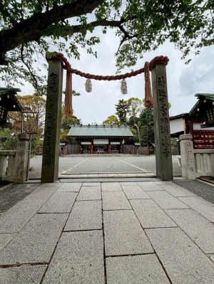 伊勢山皇大神宮注連柱