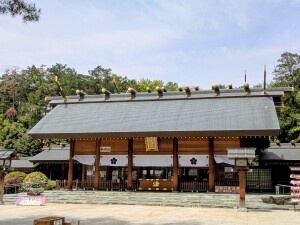 櫻木神社「厄割石」