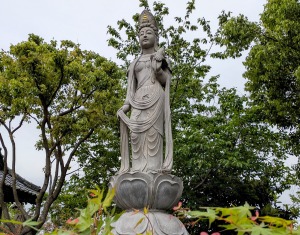 布施弁天 東海寺「布施観音像」