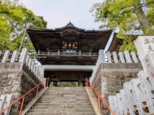 布施弁天東海寺「楼門」