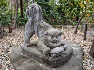 駒木諏訪神社参道わきの狛犬