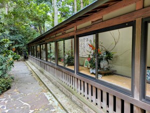 駒木諏訪神社の生け花