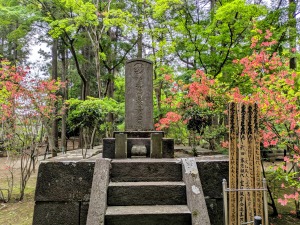 本土寺「秋山夫人の墓」